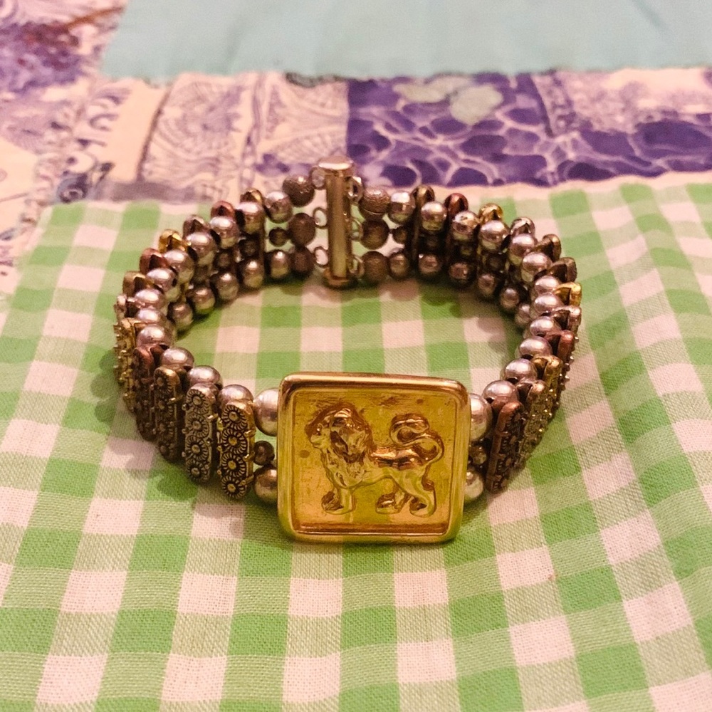 *Vintage* 70’s bracelet 💜